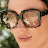 Daphne in Champagne Marble