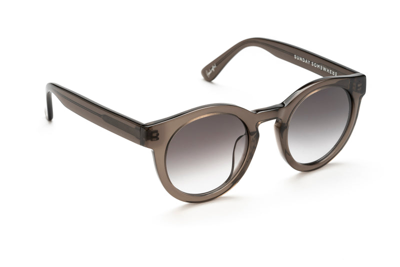 Soelae round sunglasses in transparent grey